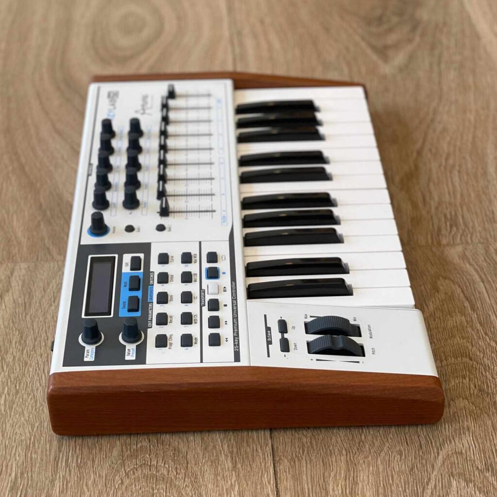 ARTURIA KEYLAB 25 KEYBOARD CONTROLLER - Monkey Music